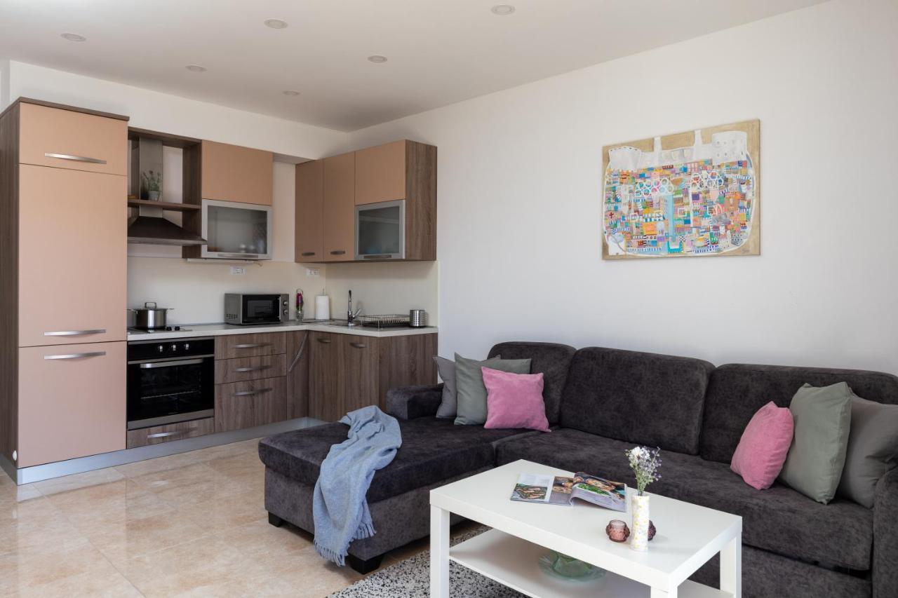 Amarillo Apartment